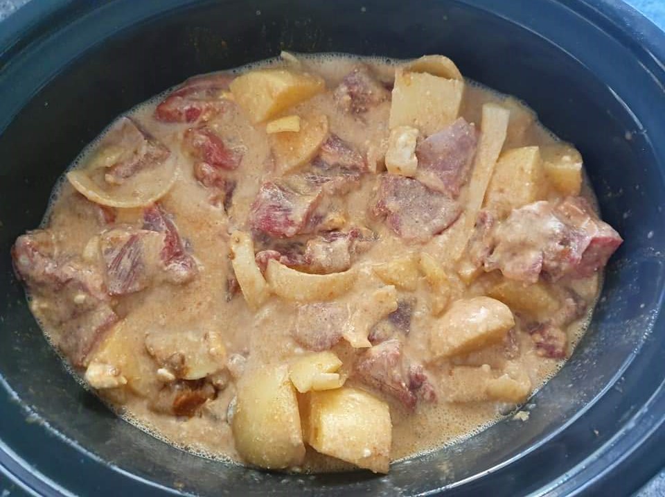 Slow Cooker Beef Massaman Curry