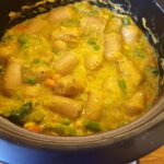 Slow Cooker Curried Sausages - smells amazing Ingredients: 1 x packet Dutch Curry and Rice soup base 500ml homemade chicken broth (or store bought) 250ml milk (need enough sauce to cover sausages and vegies)
