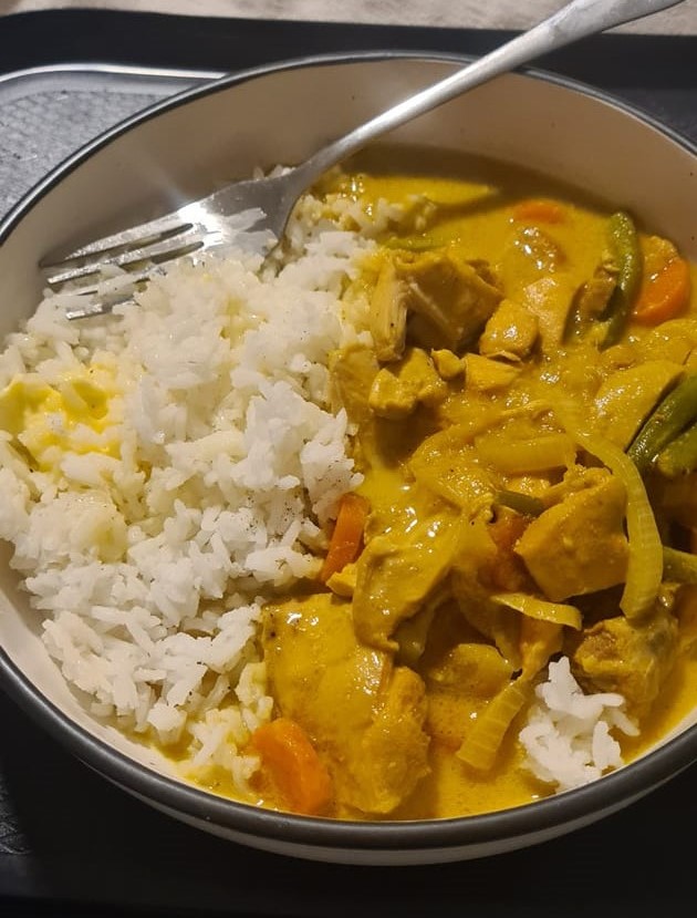 Slow Cooker Mango Chicken Curry