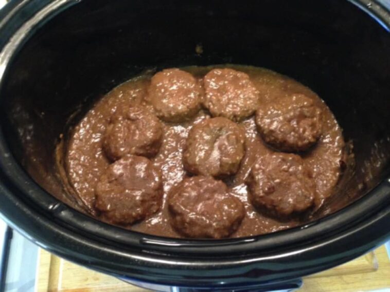 Beef rissoles and gravy
