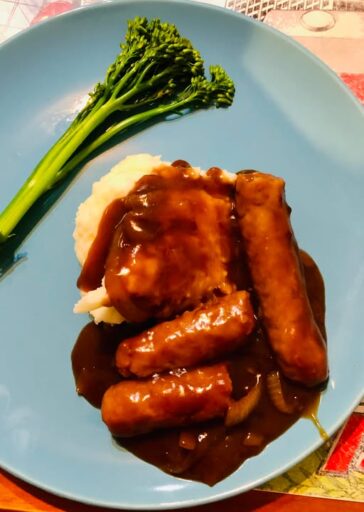 Sausages in Brown Onion Gravy