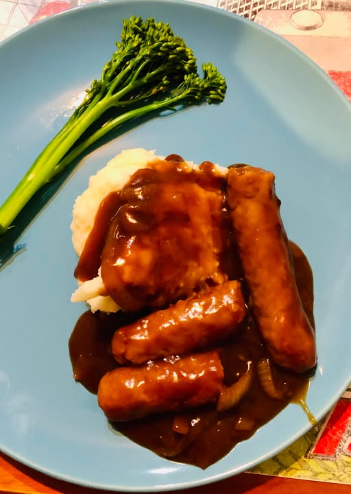 Sausages in Brown Onion Gravy