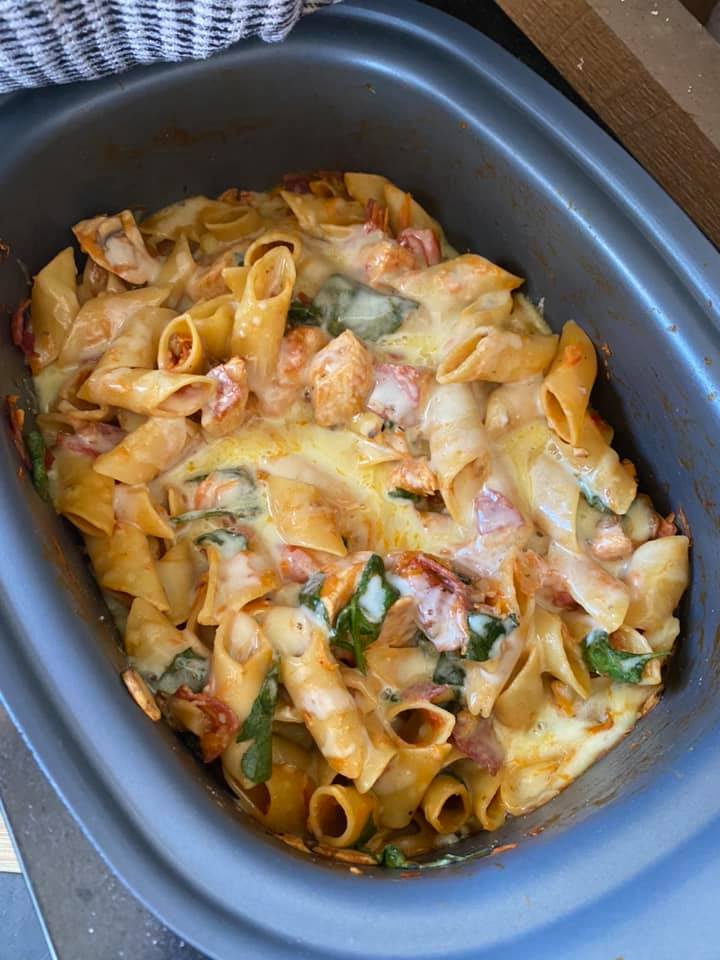 Cheesy Chicken Pasta Bake