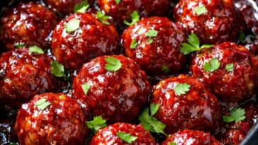 Amish Cranberry Meatballs Slow Cooker with 3 Ingredients