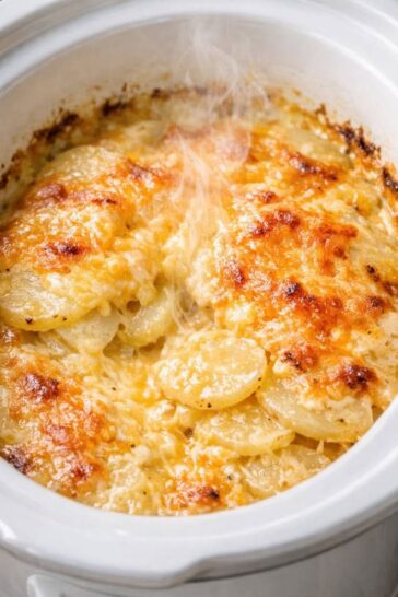 Cheesy Scalloped Potatoes In Slow Cooker 4-Ingredient