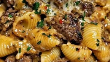 Creamy Paprika Steak Shells