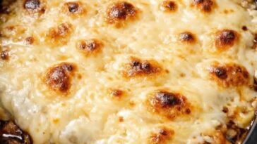 Slow Cooker French Onion Chicken Recipe with 5 ingredients