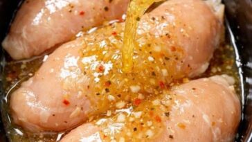 Slow Cooker Italian Chicken 3- Ingredient Recipe