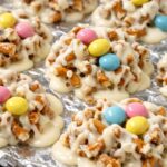 Pastel Pretzels Clusters In Slow Cooker 3 ingredient
