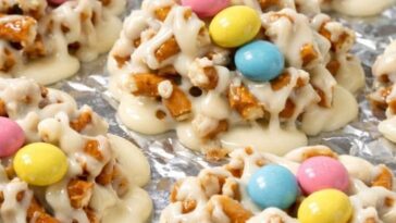 Pastel Pretzels Clusters In Slow Cooker 3 ingredient
