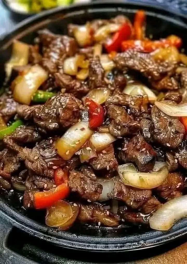 Onions and hot Chinese Pepper Steak