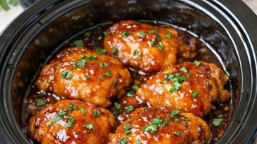 Slow Cooker Apricot Chicken Thighs