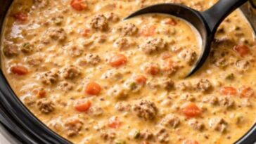 Slow Cooker Beef Queso