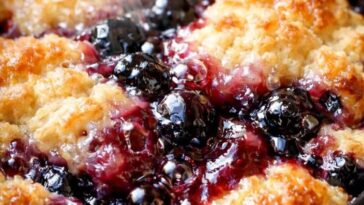 Slow Cooker Berry Cobbler