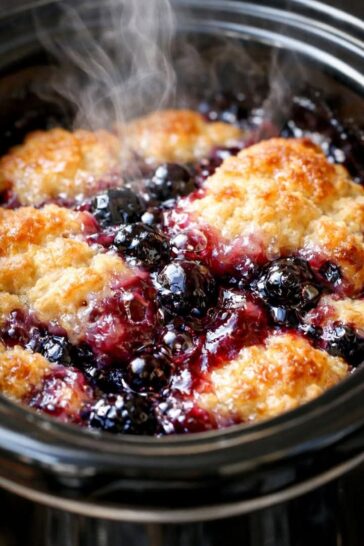 Slow Cooker Berry Cobbler