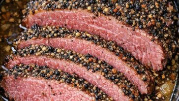 Slow Cooker Corned Beef in 3 Ingredients Peppercorn