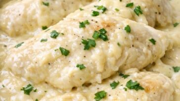 Slow Cooker Cream Cheese Chicken-3 Ingredients