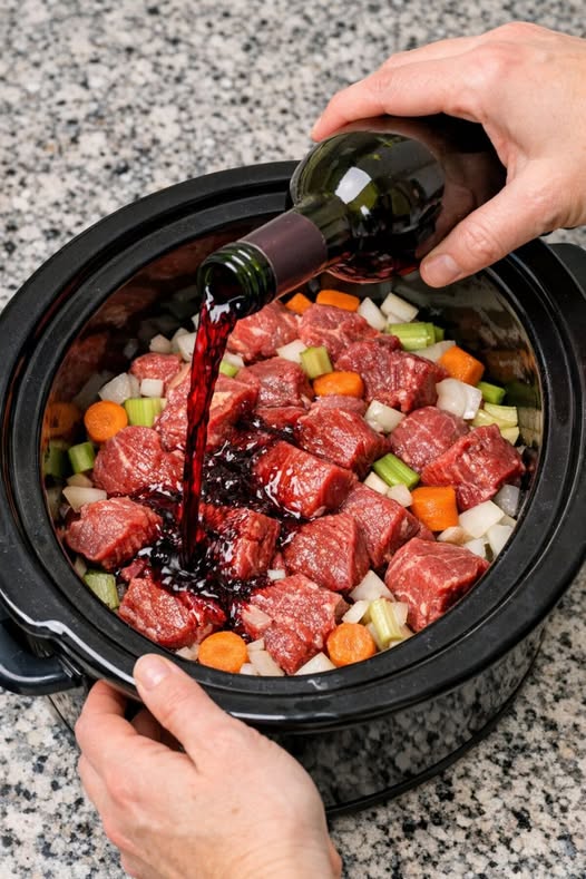 Slow Cooker Easter Beef Burgundy 5-Ingredient