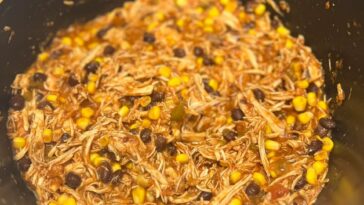 Slow cooker Salsa chicken tacos