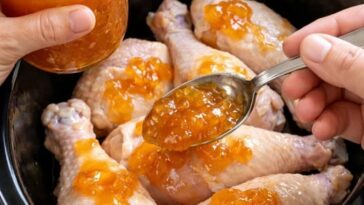 Amish-Style Apricot Chicken Slow Cooker 4-Ingredient