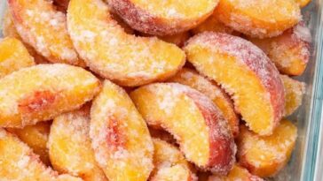 Baked Peach Dump Dessert 5-Ingredient