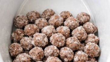 Beef Cocktail Meatballs Slow Cooker 5-Ingredient