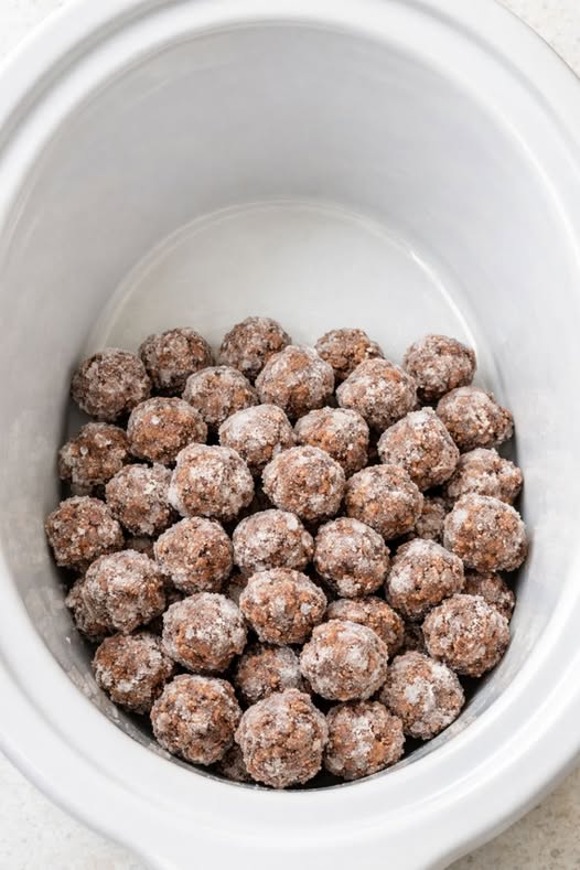 Beef Cocktail Meatballs Slow Cooker 5-Ingredient
