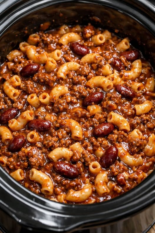 Canned Chili Macaroni Slow Cooker 4-Ingredient