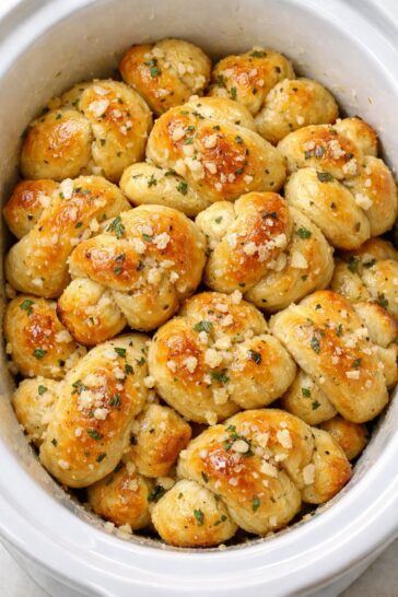 Garlic Knots Slow Cooker 4-Ingredient
