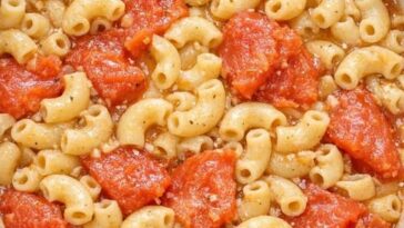 Macaroni and Tomatoes Slow Cooker 3-Ingredient