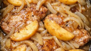 Pork with Apples and Onions Slow Cooker