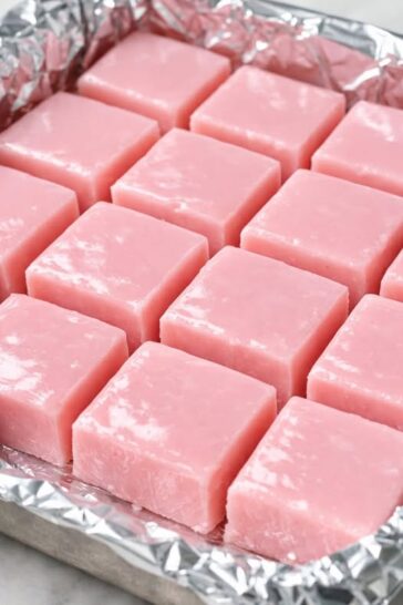 Strawberry Fudge Slow Cooker 2-Ingredient