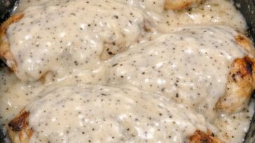 Country Gravy Chicken In Slow Cooker