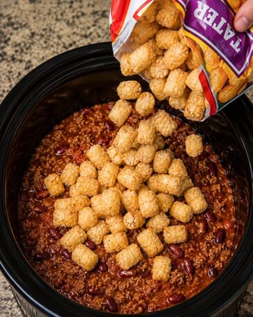 Slow Cooker Tater Tot Chili