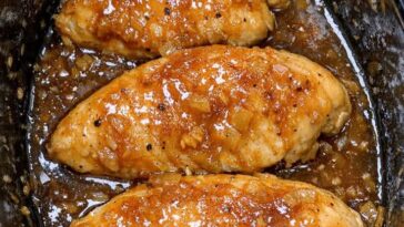Amish Apricot Chicken 3-Ingredient In Slow Cooker