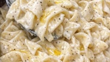 Slow-Cooker Amish Sour Cream Noodles