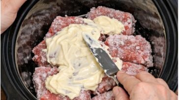 Slow Cooker Cube Steak with Easy Gravy
