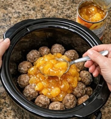 Slow Cooker Peach Jalapeno Beef Meatballs
