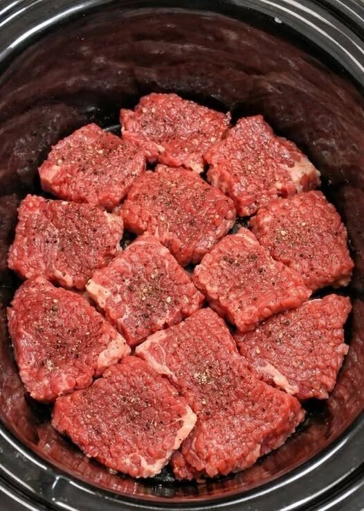 Slow cooker Cubed Steak and Gravy