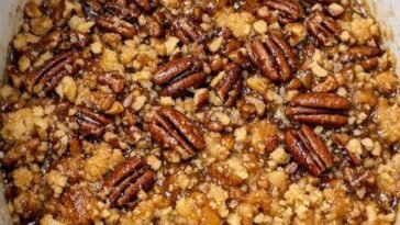 Slow Cooker Pecan Crunch Latte Dump Cake
