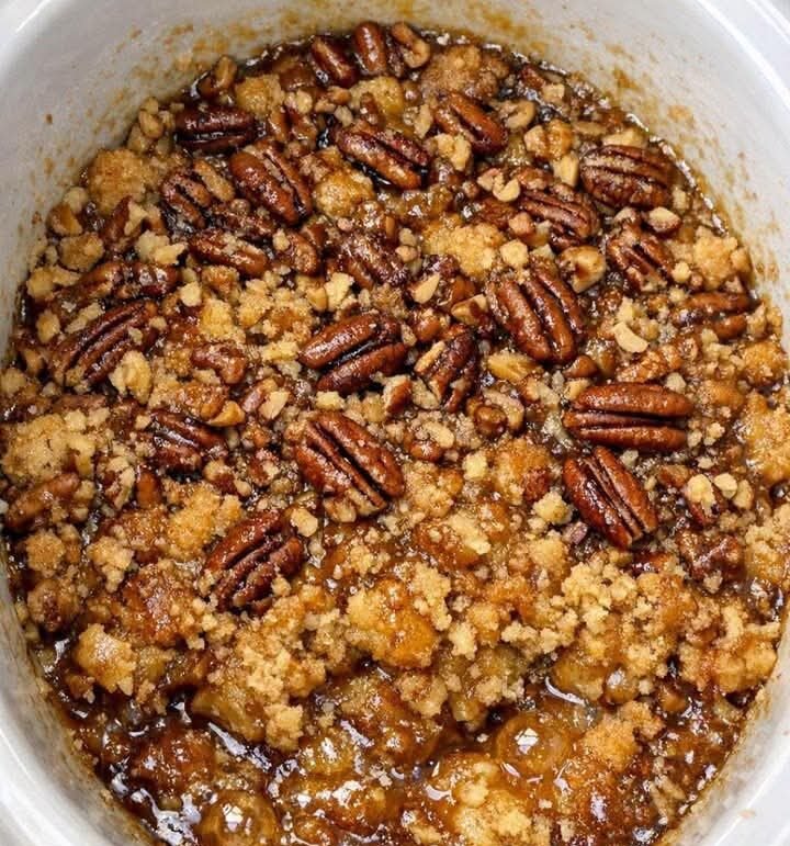 Slow Cooker Pecan Crunch Latte Dump Cake